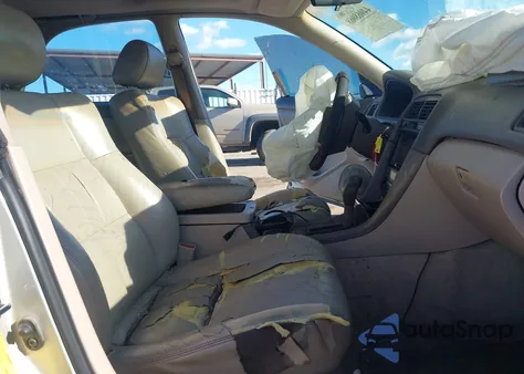 1998 Lexus Es 300 from USA, damaged, VIN JT8BF28G7W5016579